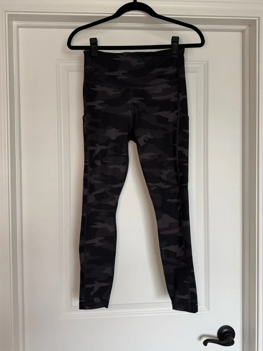Athleta Ultimate Camo Stash Pocket 7/8 Tight | S